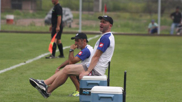 Méndez repetiría frente a Banfield