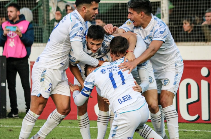 Bullaude, Ojeda, Barrios y Rodríguez en el gol.