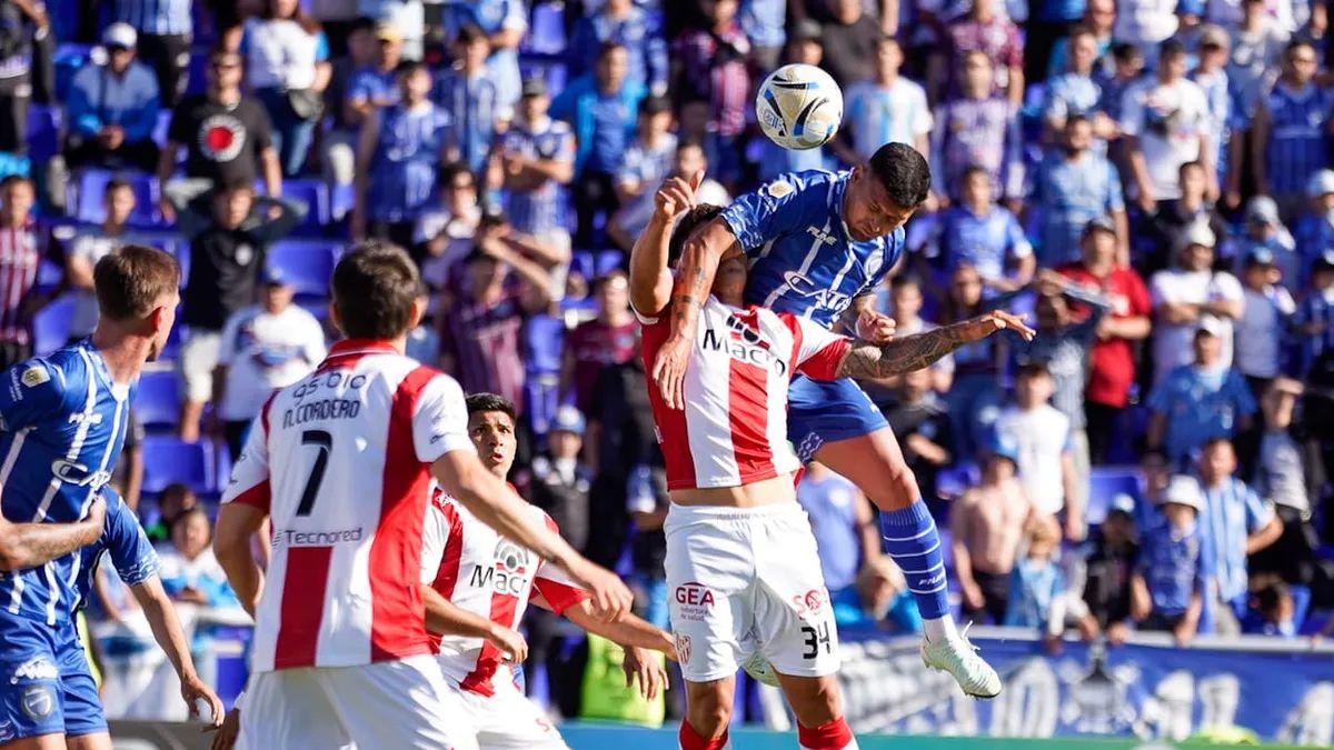 Godoy Cruz igualó ante Instituto de Córdoba en el Gambarte/ Foto: Alex Lloret. 